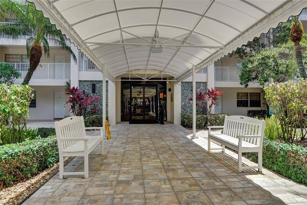 Pompano Beach, FL 33069,3520 Oaks Way #204