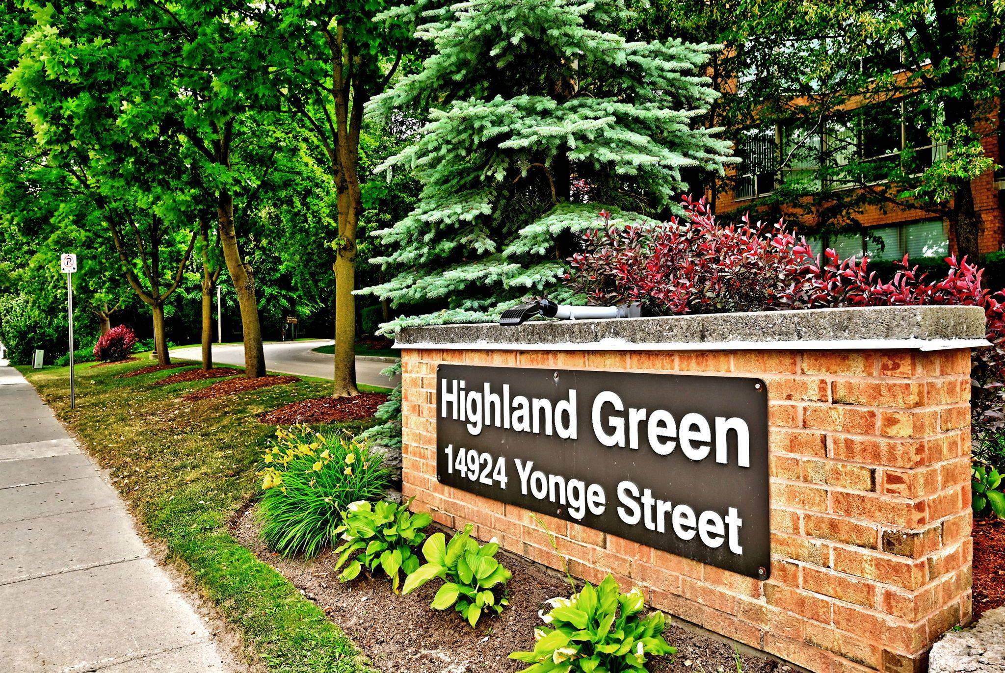Aurora, ON L4G 6H7,14924 Yonge ST #223