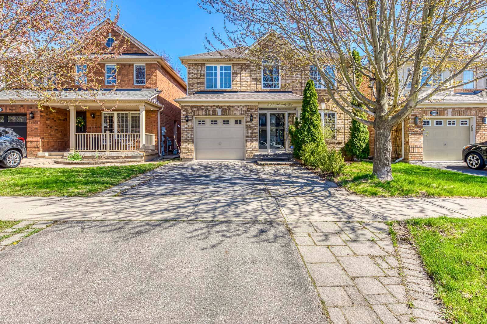Oakville, ON L6M 5C1,3037 Abernathy WAY