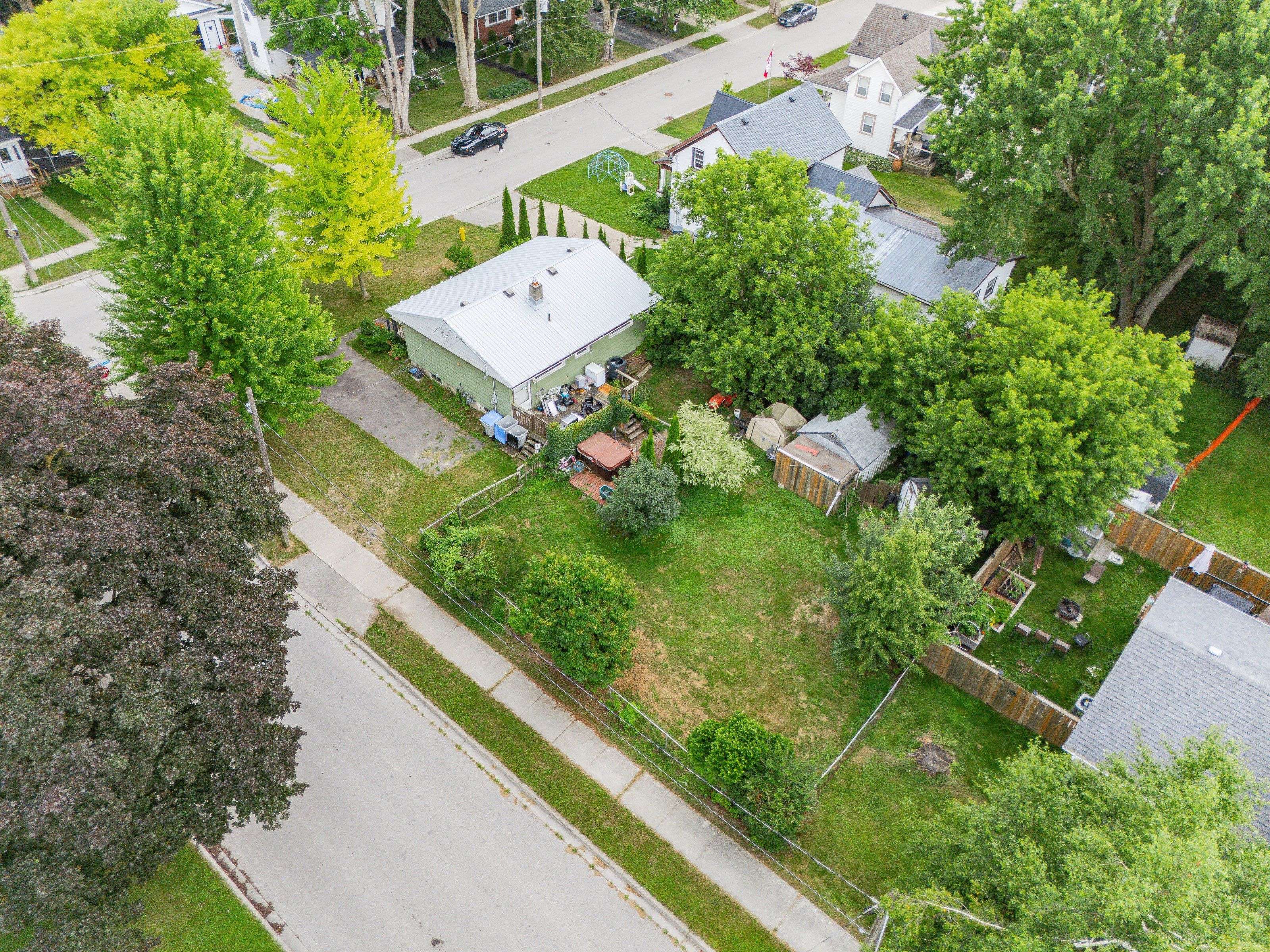 North Perth, ON N4W 2Z4,585 Richmond AVE N