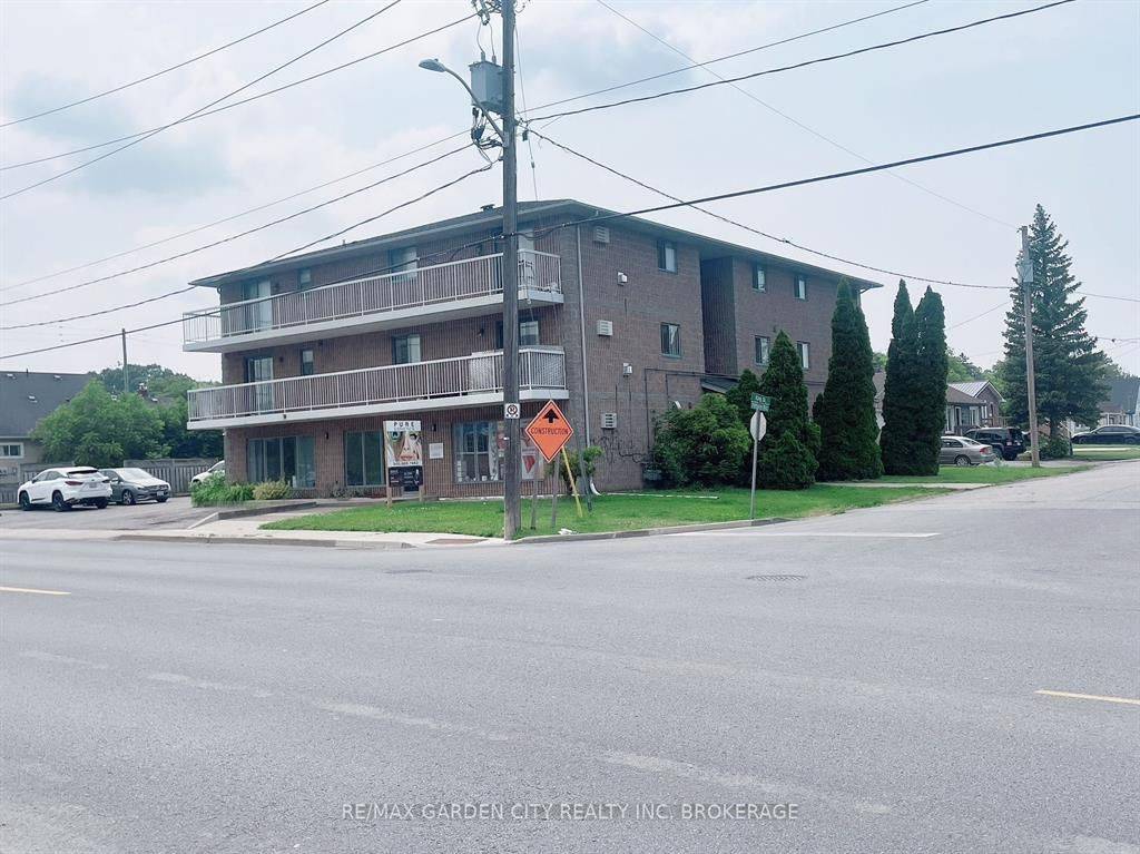 St. Catharines, ON L2S 1W9,210 Pelham RD #102