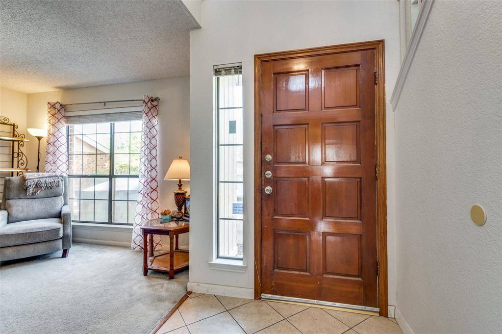 Euless, TX 76039,104 Country Lane