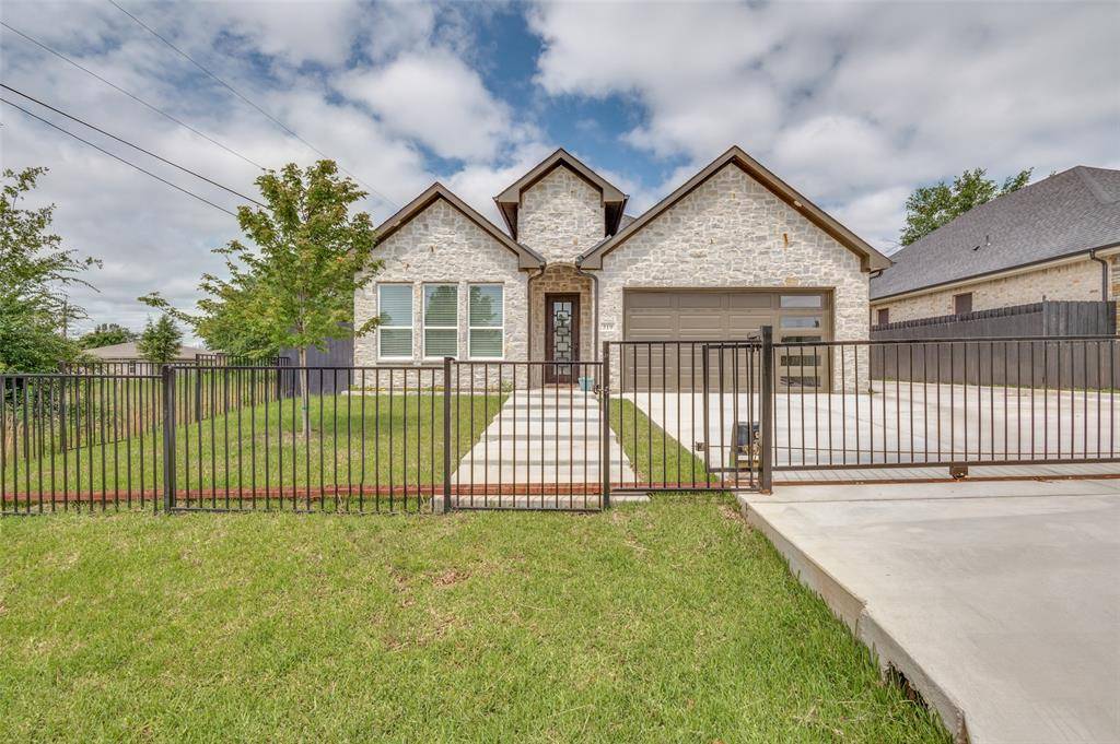 Gun Barrel City, TX 75156,319 Bounding Main Street