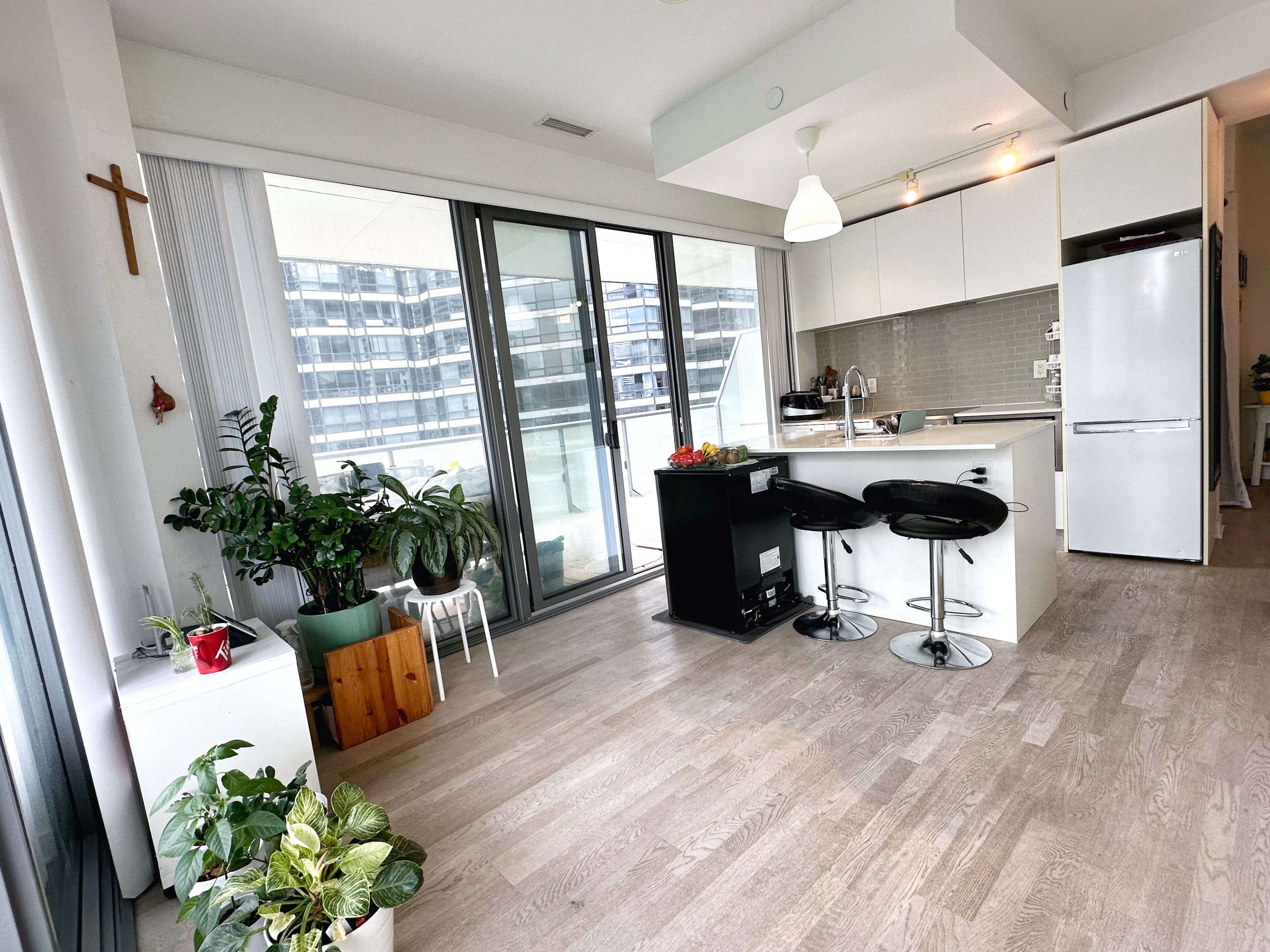 Toronto C01, ON M5S 0C5,57 St Joseph ST #722