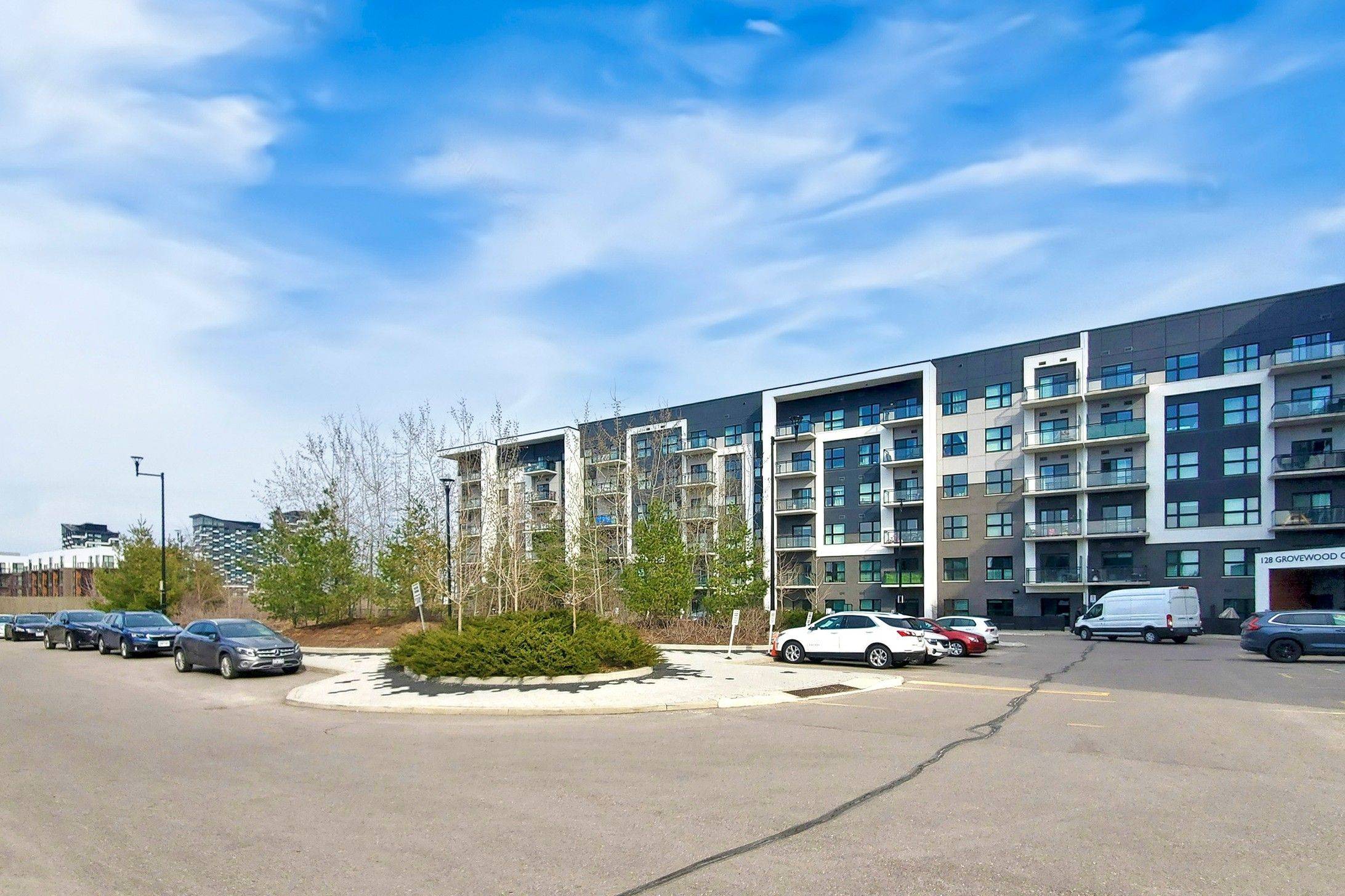 Oakville, ON L6H 0X3,128 Grovewood Common #320