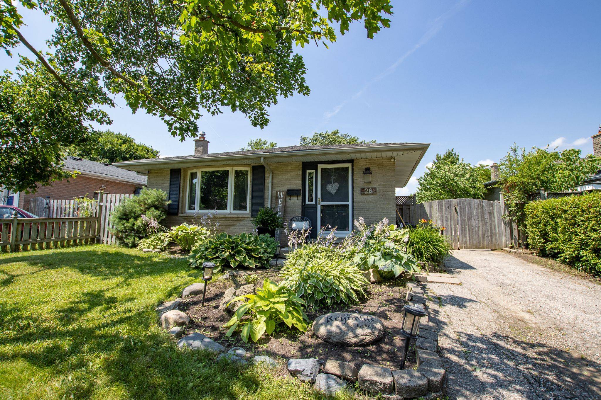 London South, ON N6E 1T9,26 Surrey CT