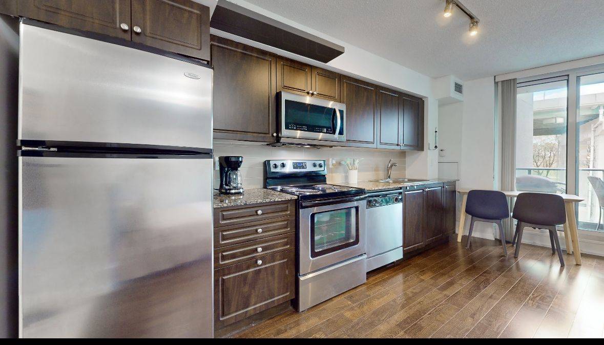 Toronto C01, ON M5V 4A1,209 Fort York BLVD #473