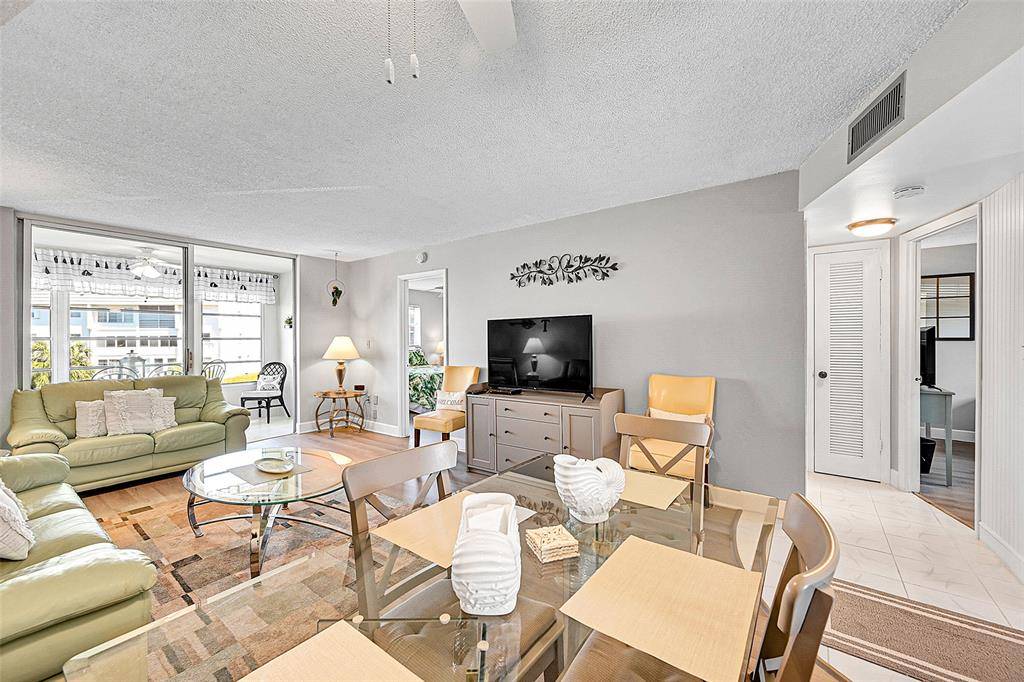 Sunrise, FL 33322,8110 Sunrise Lakes Blvd #202