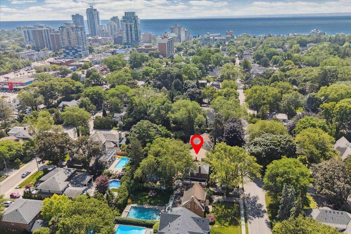 Burlington, ON L7S 1T4,607 Hurd AVE