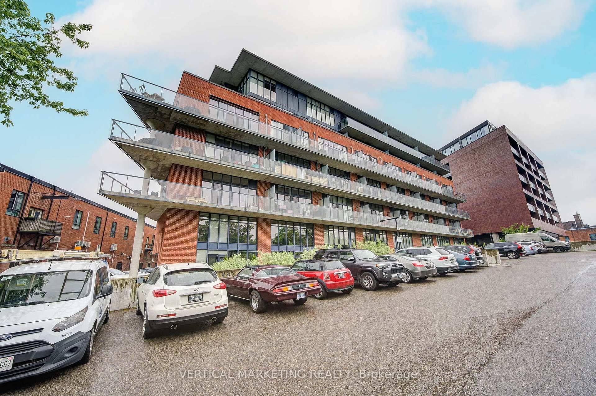 Toronto W01, ON M6R 3C2,369 Sorauren AVE #510