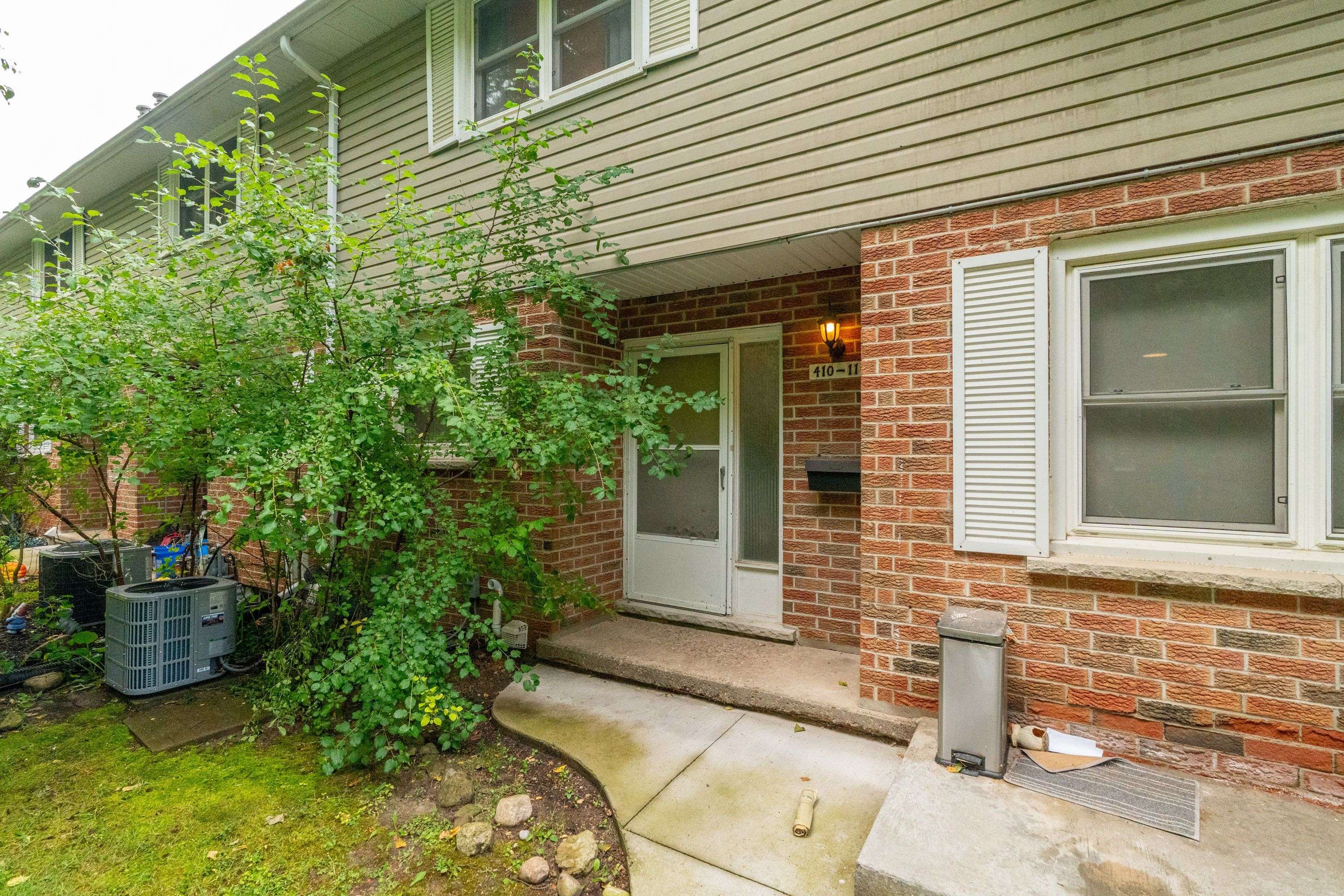 Kitchener, ON N2P 1H6,410 Pioneer DR #11