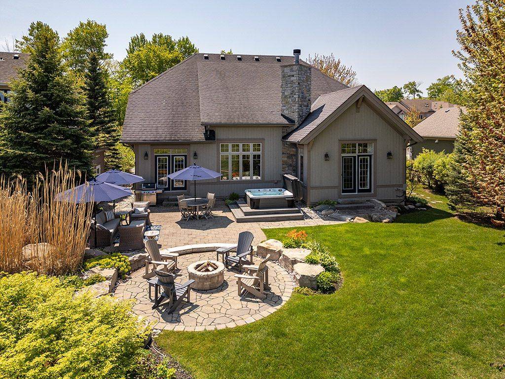 Blue Mountains, ON N0H 2P0,135 EAST RIDGE DR