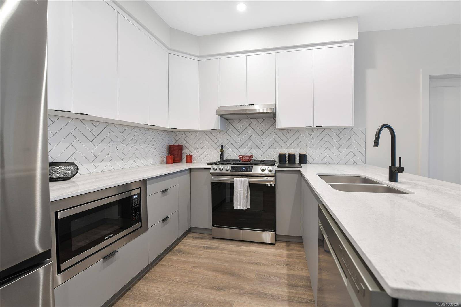 Langford, BC V9B 7C5,1110 Samar Cres #303