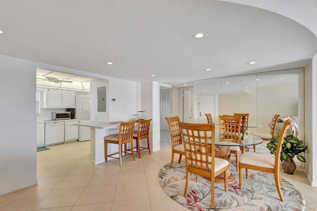 Lake Park, FL 33403,801 Lake Shore Dr #403