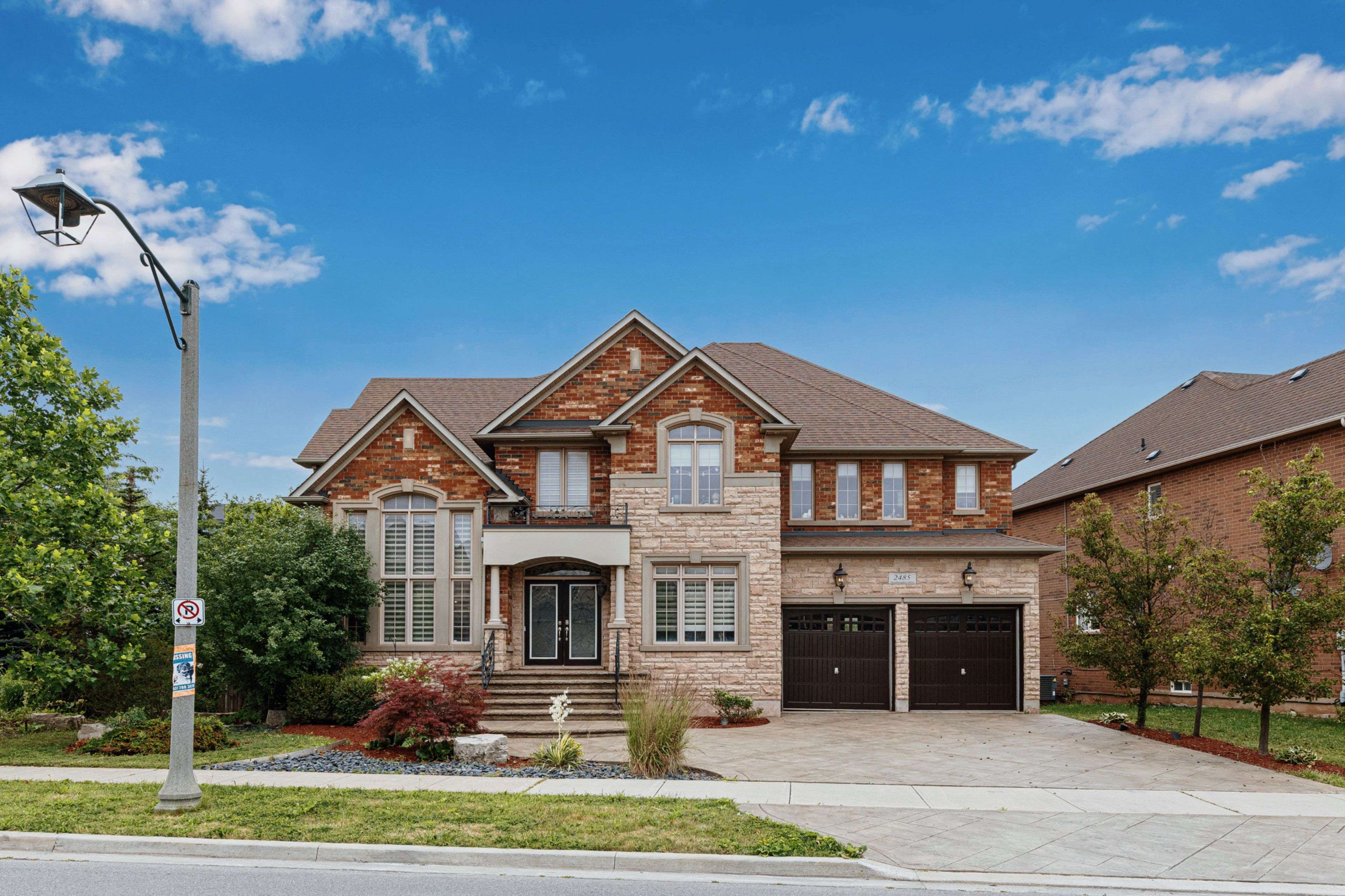 Oakville, ON L6H 7R4,2485 Meadowridge DR