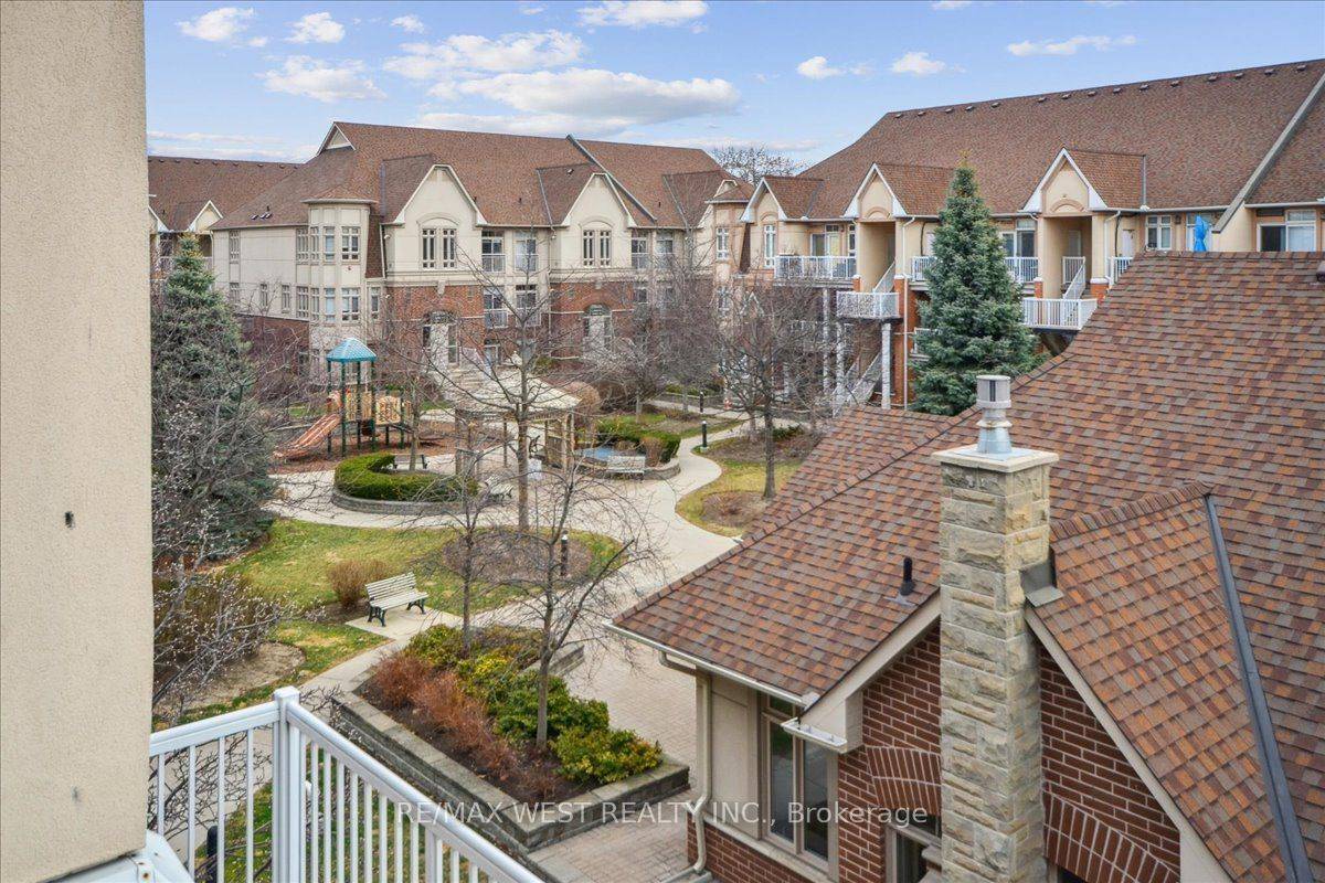 Toronto W04, ON M9N 0A6,9 Pine ST #9