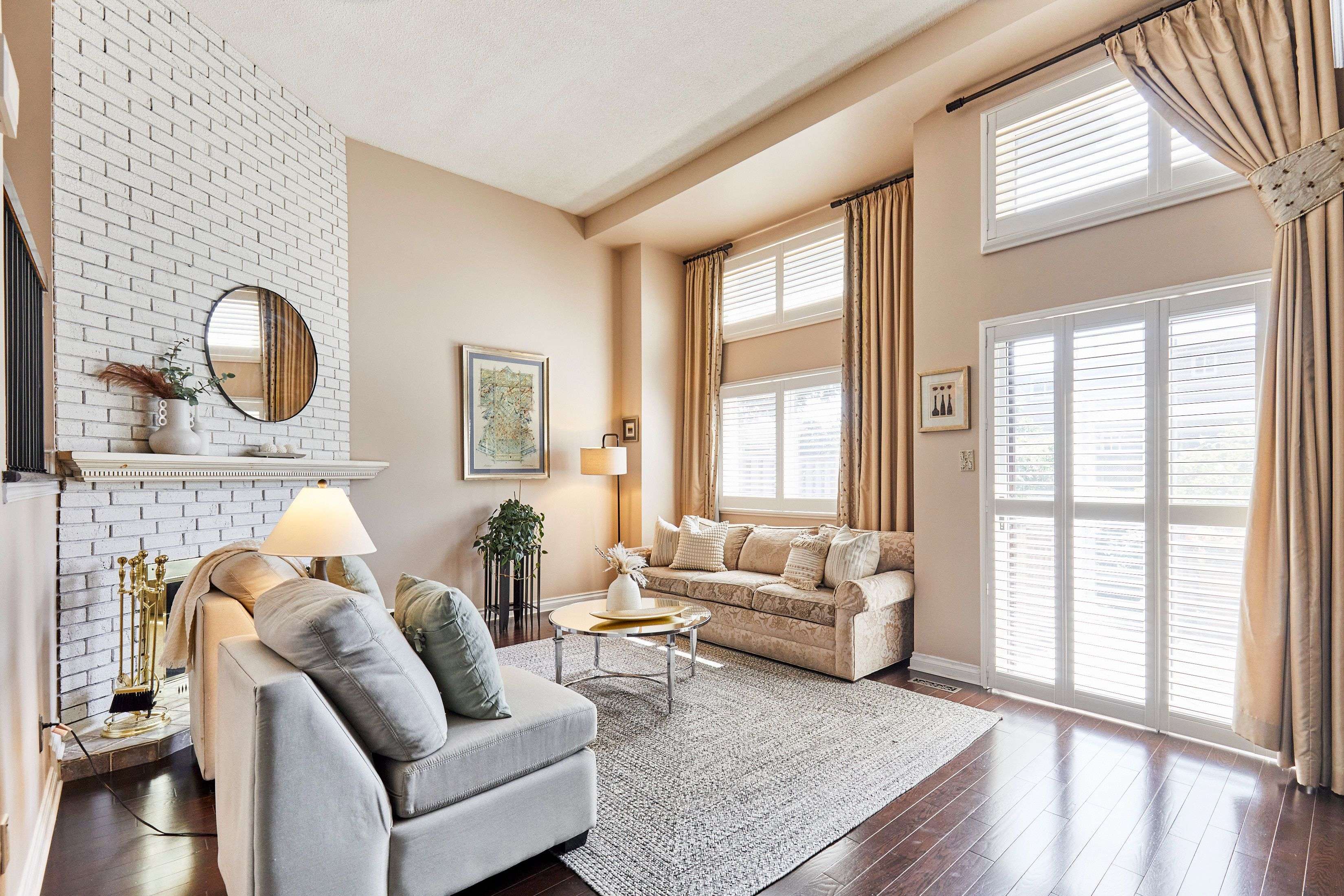 Mississauga, ON L4W 2N1,4156 Fieldgate DR #15