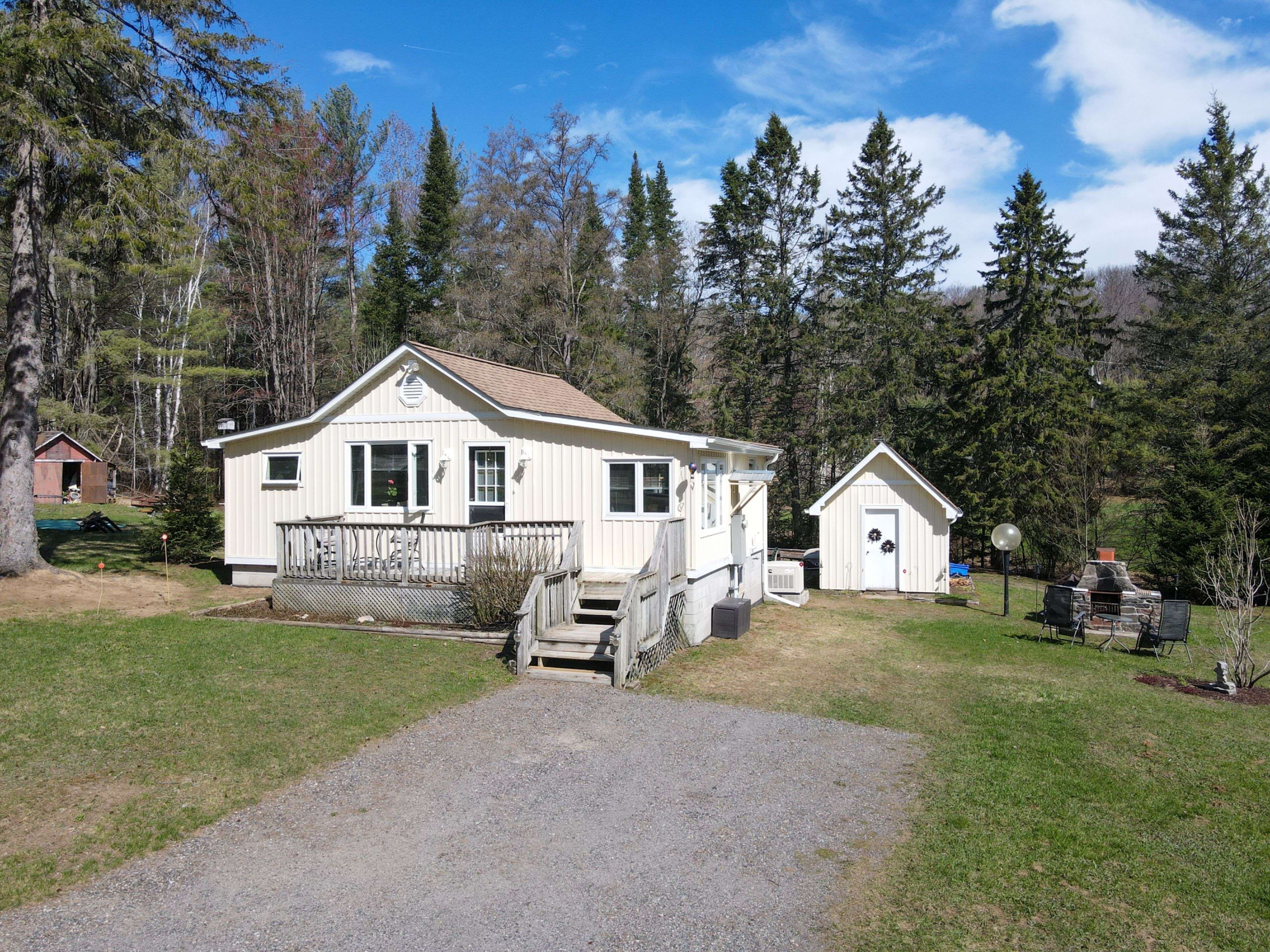 Huntsville, ON P0B 1L0,944 Stephenson 1 RD E