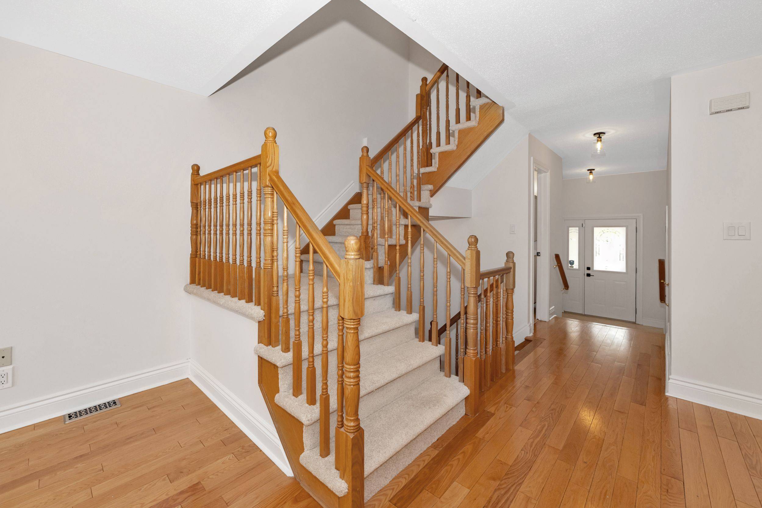 Orleans - Cumberland And Area, ON K4A 4Y1,551 Casabella DR