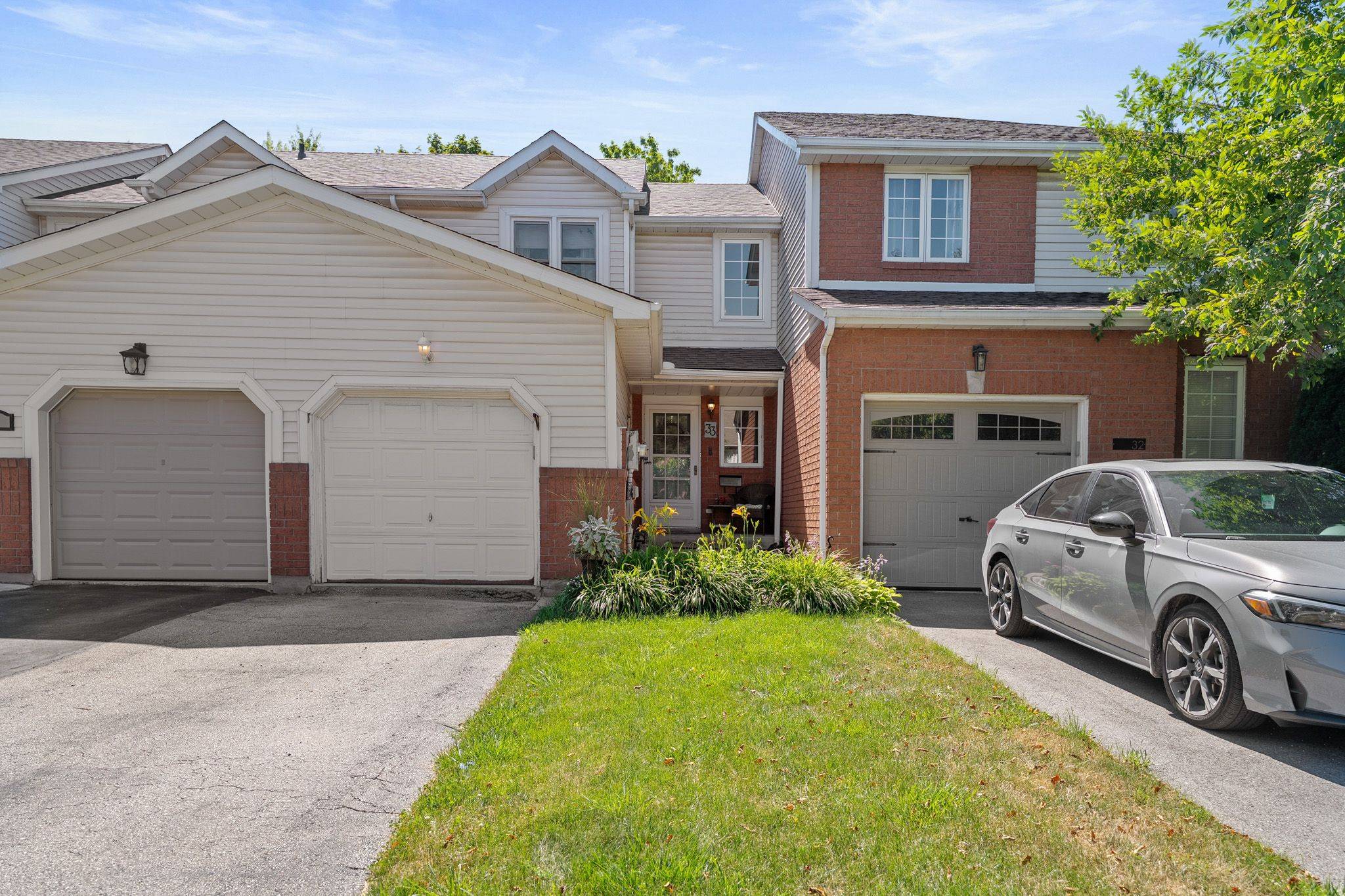 Grimsby, ON L3M 5J5,33 Walker CT