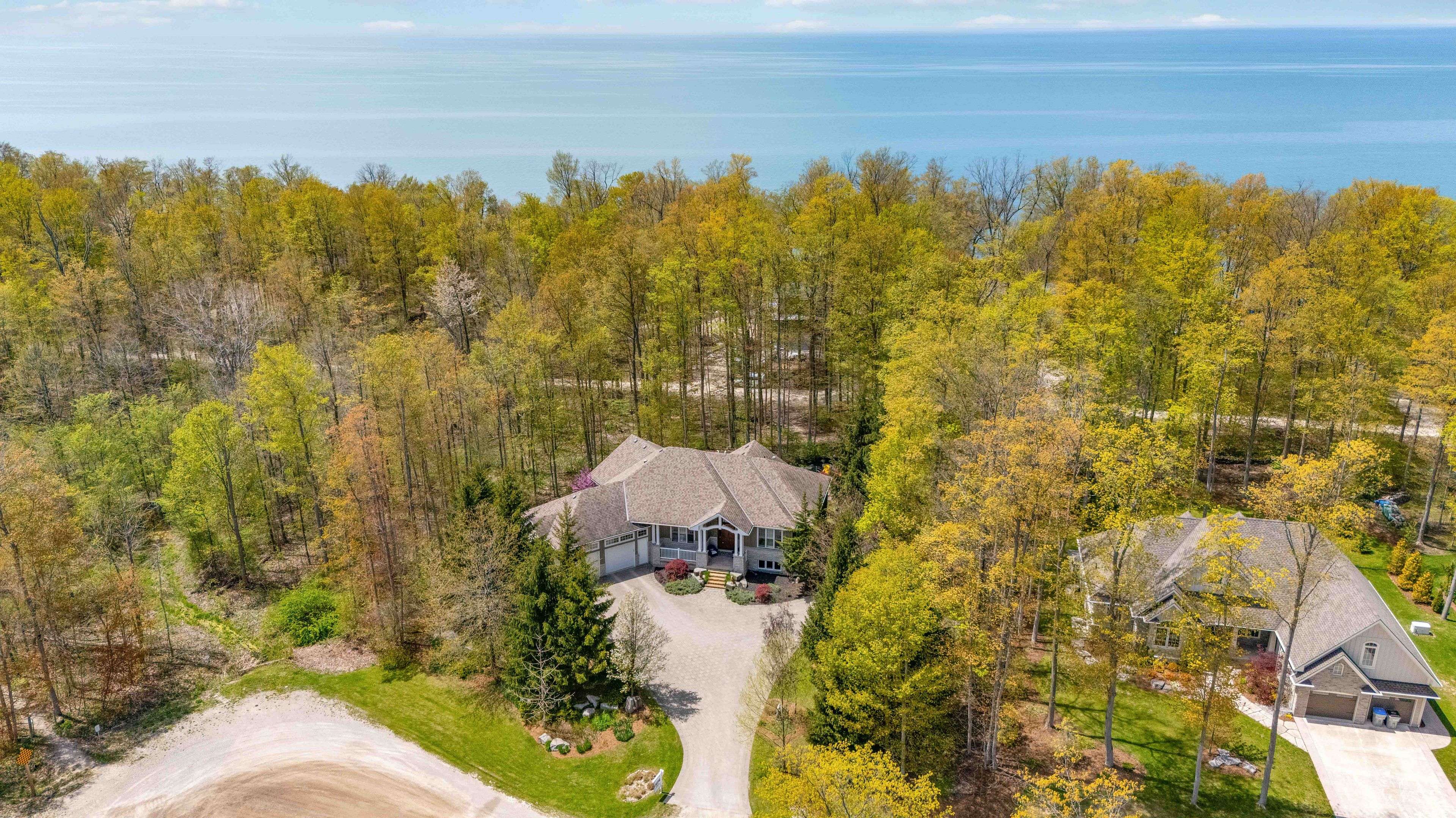 Bluewater, ON N0M 1G0,75331 MAXOBEL RD