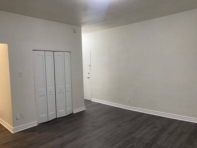 Toronto C03, ON M5P 3H3,1582 Bathurst ST #B2