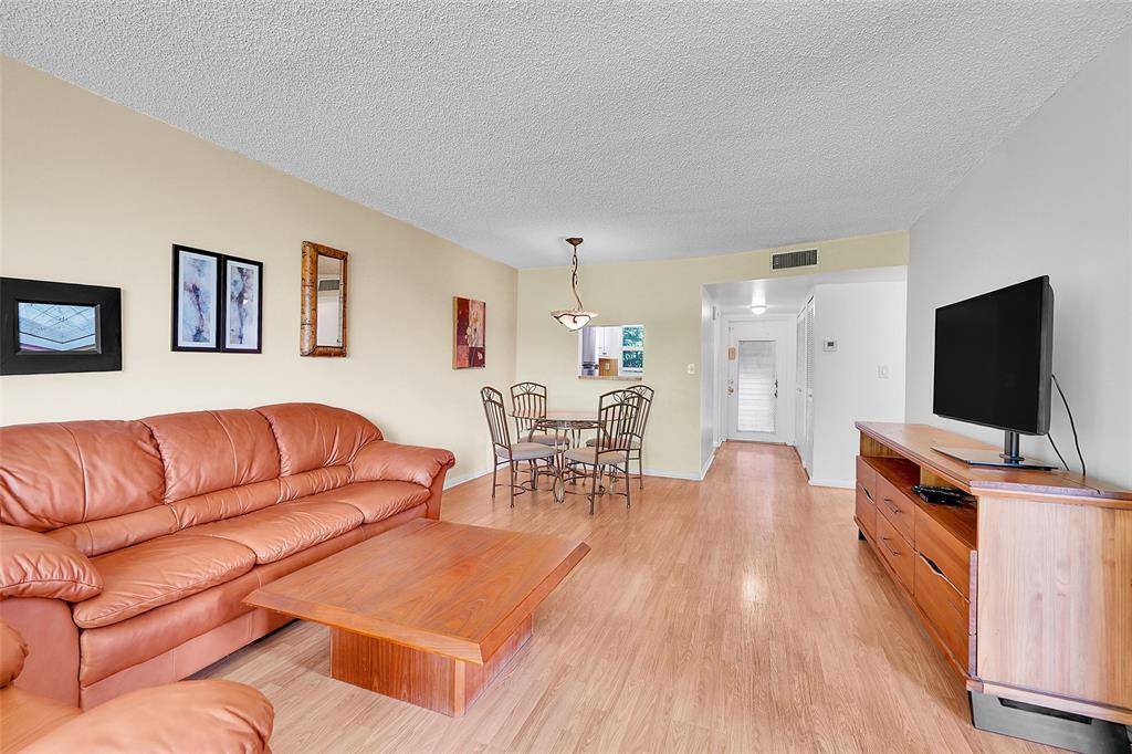 Sunrise, FL 33322,9261 Sunrise Lakes Blvd #201