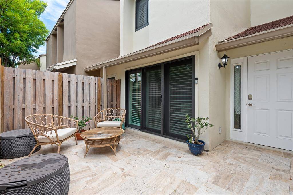 Fort Lauderdale, FL 33311,350 City View Dr