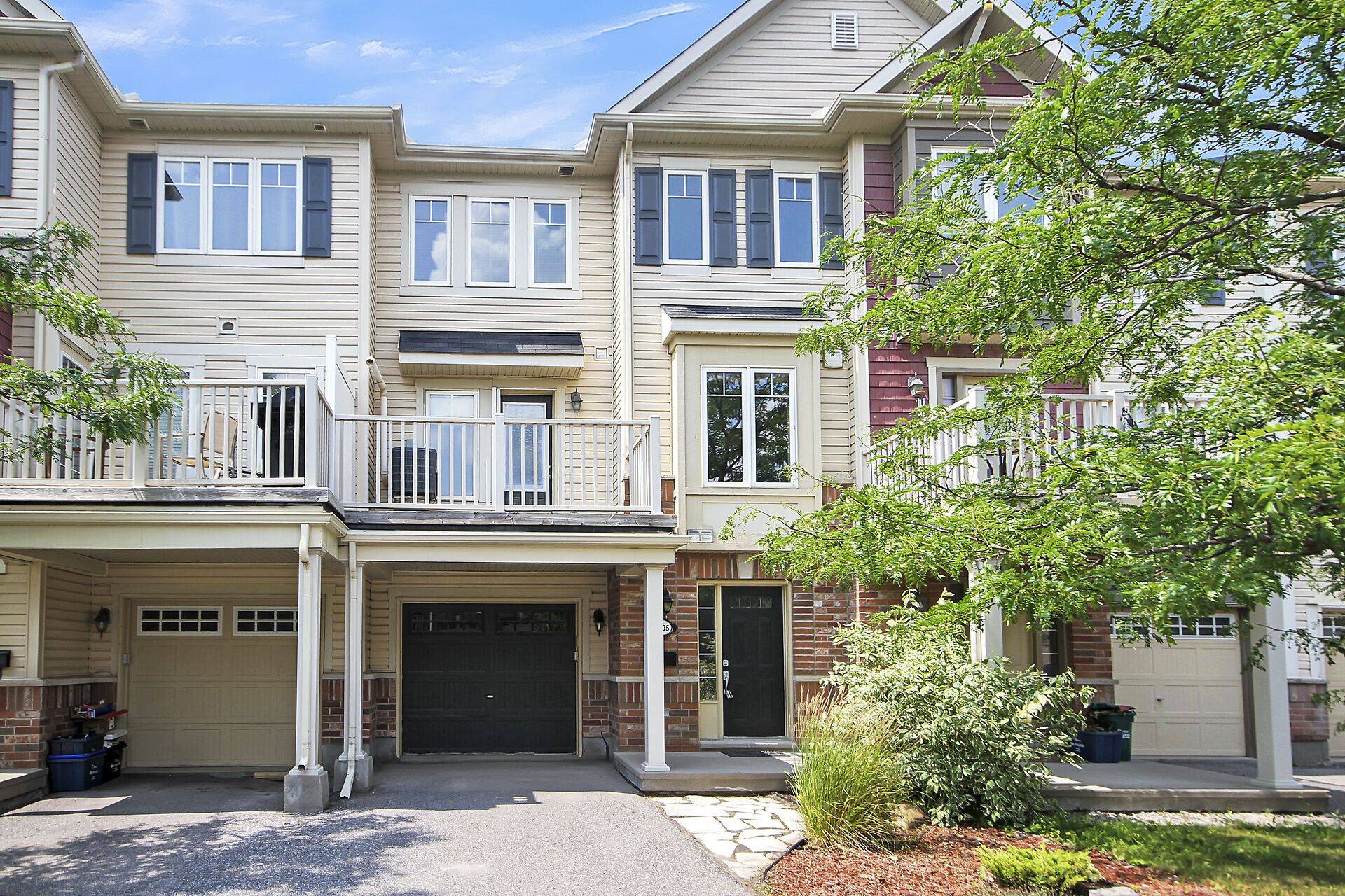 Barrhaven, ON K2J 0K2,2505 Waterlilly WAY