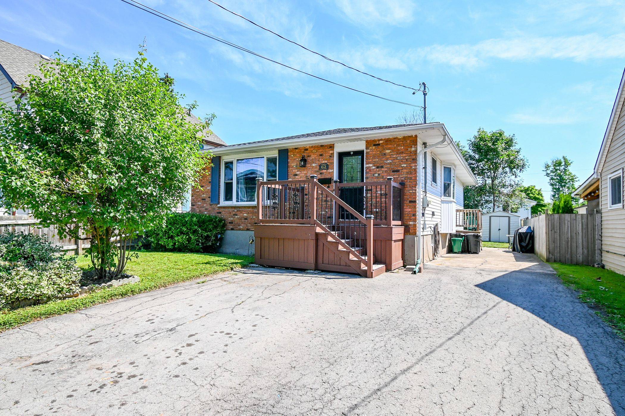Fort Erie, ON L2A 5M2,62 Lillian PL