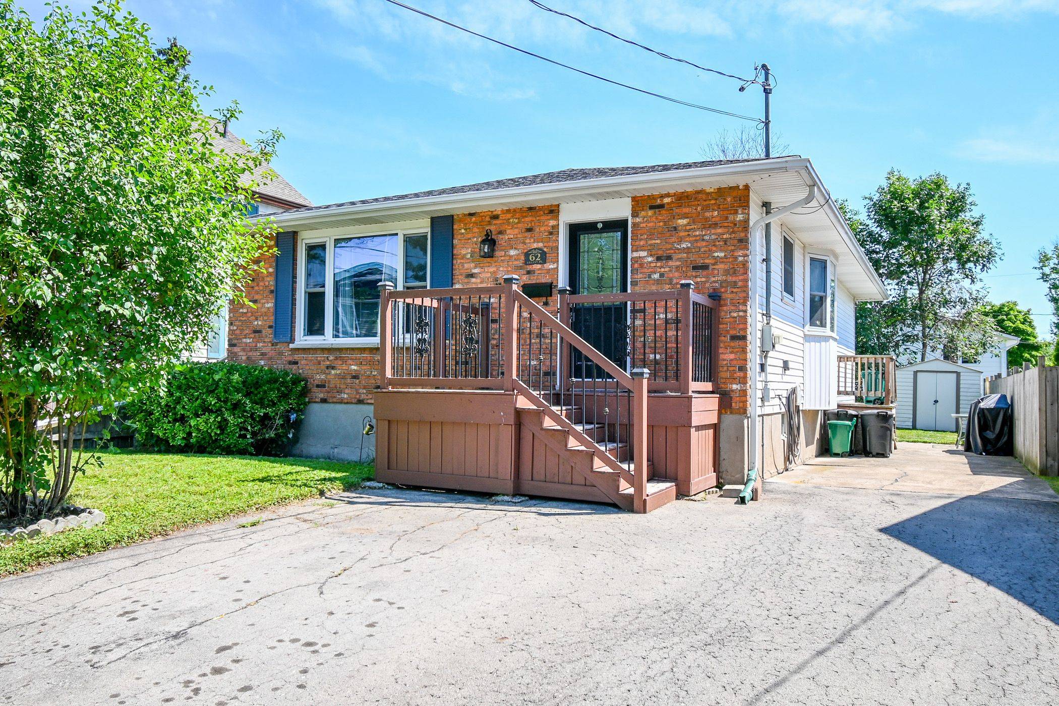 Fort Erie, ON L2A 5M2,62 Lillian PL
