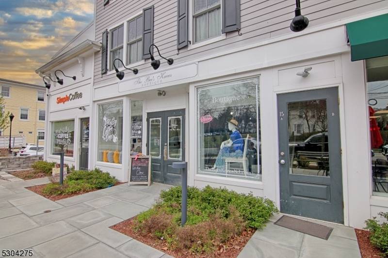 Mendham Boro, NJ 07945,15 W Main St