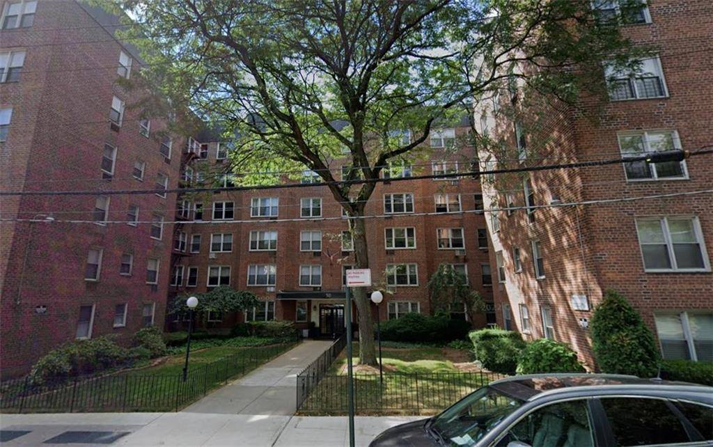 Staten  Island, NY 10301,50 Fort PL #B4C