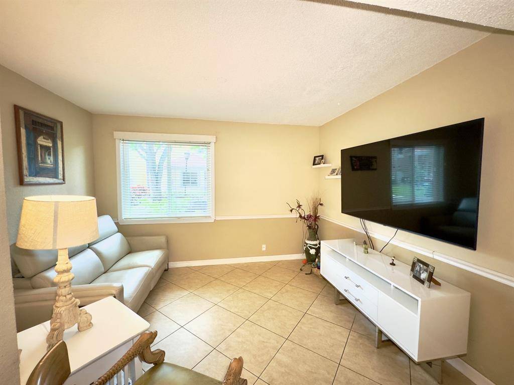 Coral Springs, FL 33071,11229 Lakeview Dr