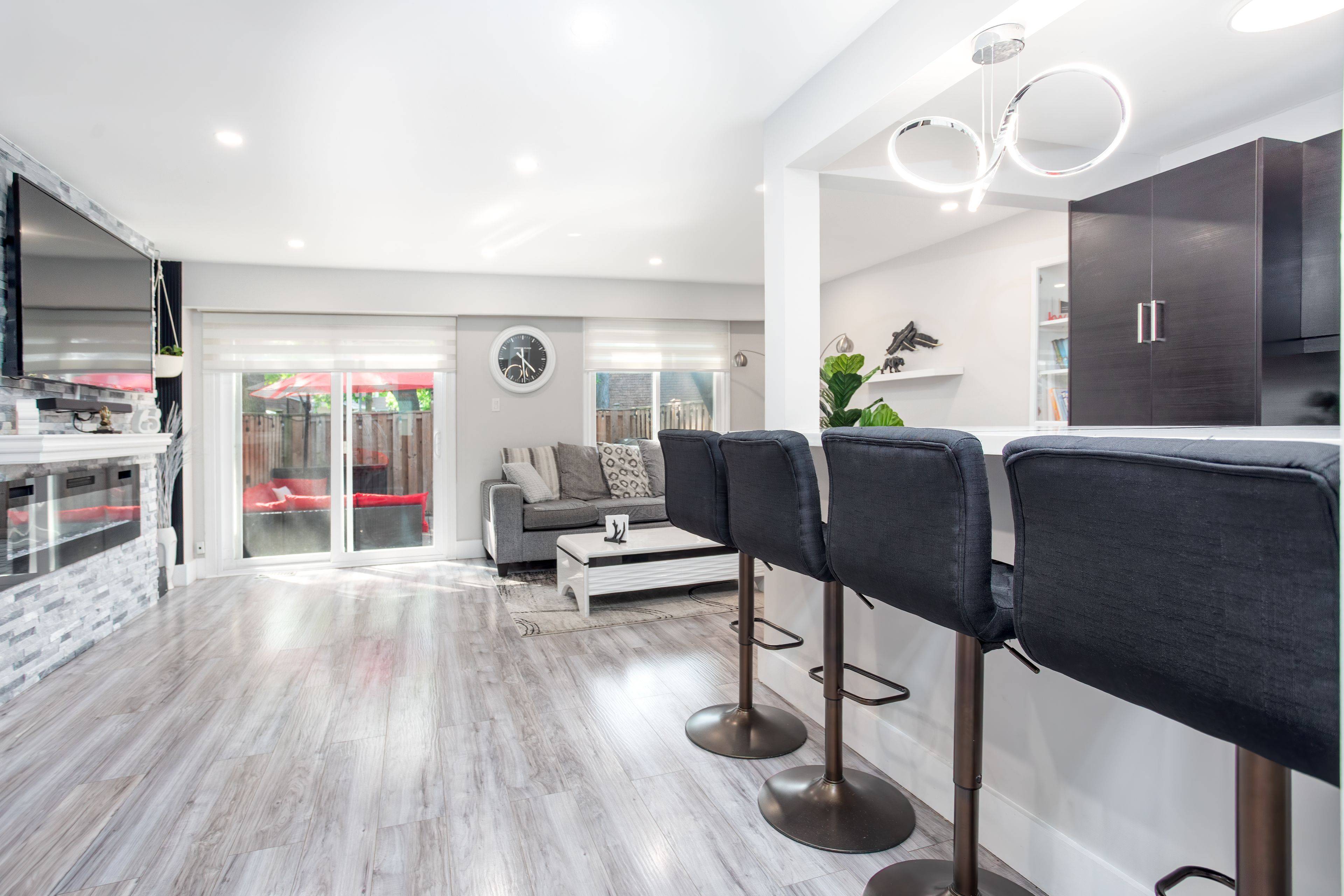 Burlington, ON L7L 5J9,4189 Longmoor DR #5