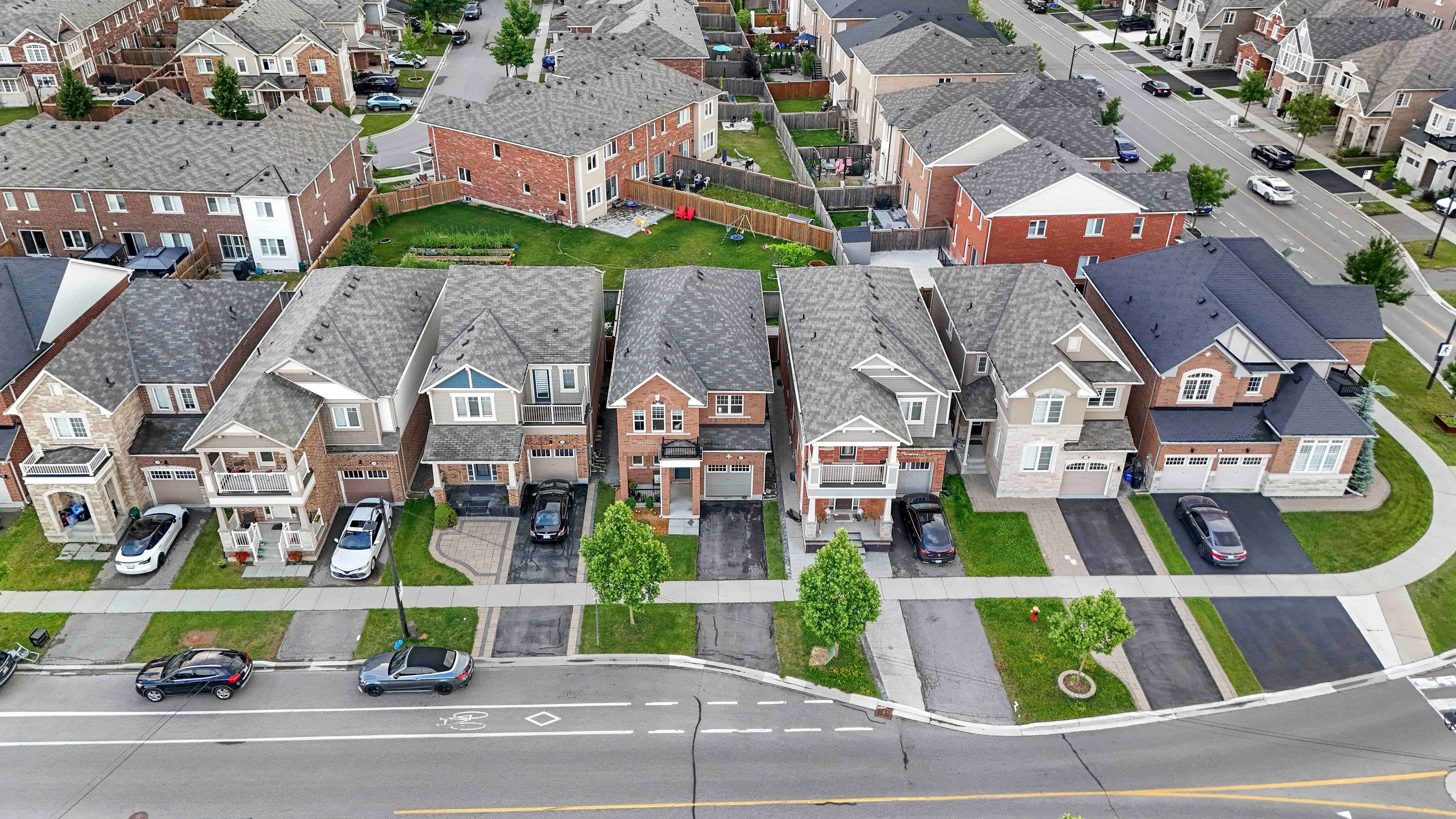 Milton, ON L9E 0A8,1496 Farmstead DR