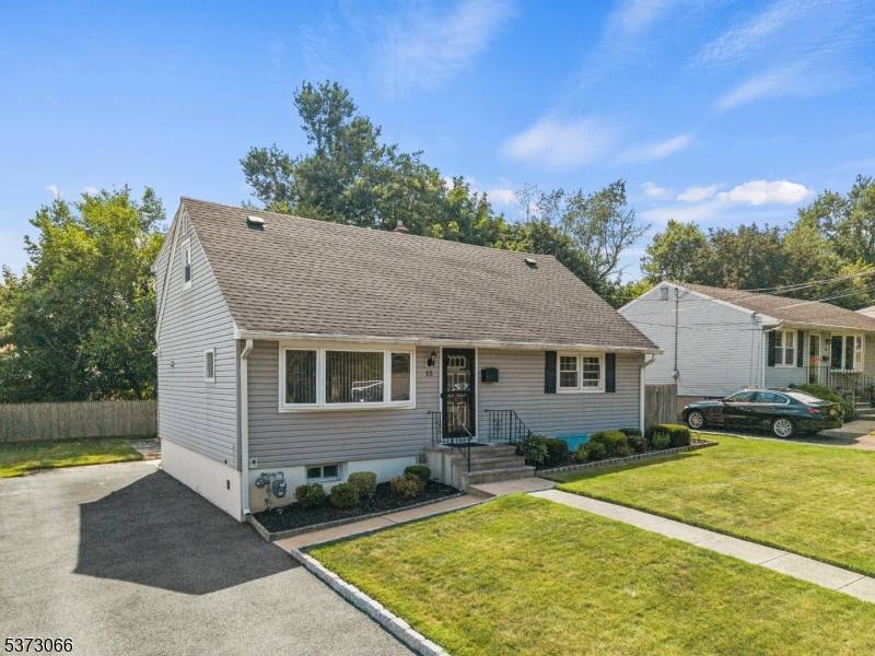 Clifton City, NJ 07013,15 Lawrence Ct