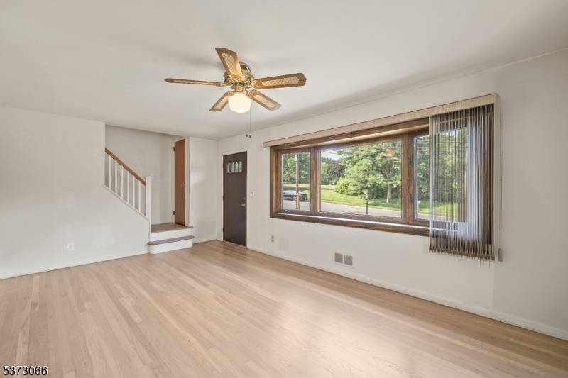Clifton City, NJ 07013,15 Lawrence Ct