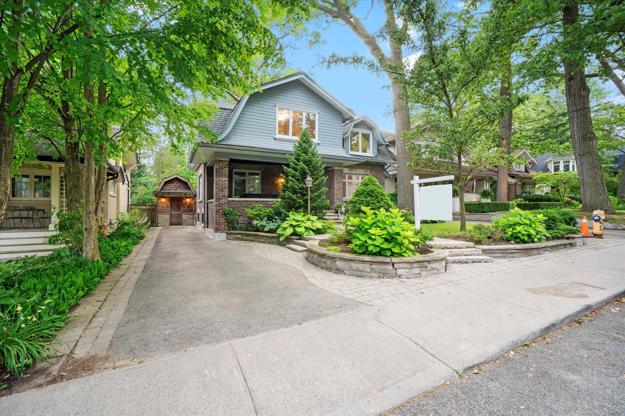 Toronto E02, ON M4E 3M3,34 Munro Park AVE