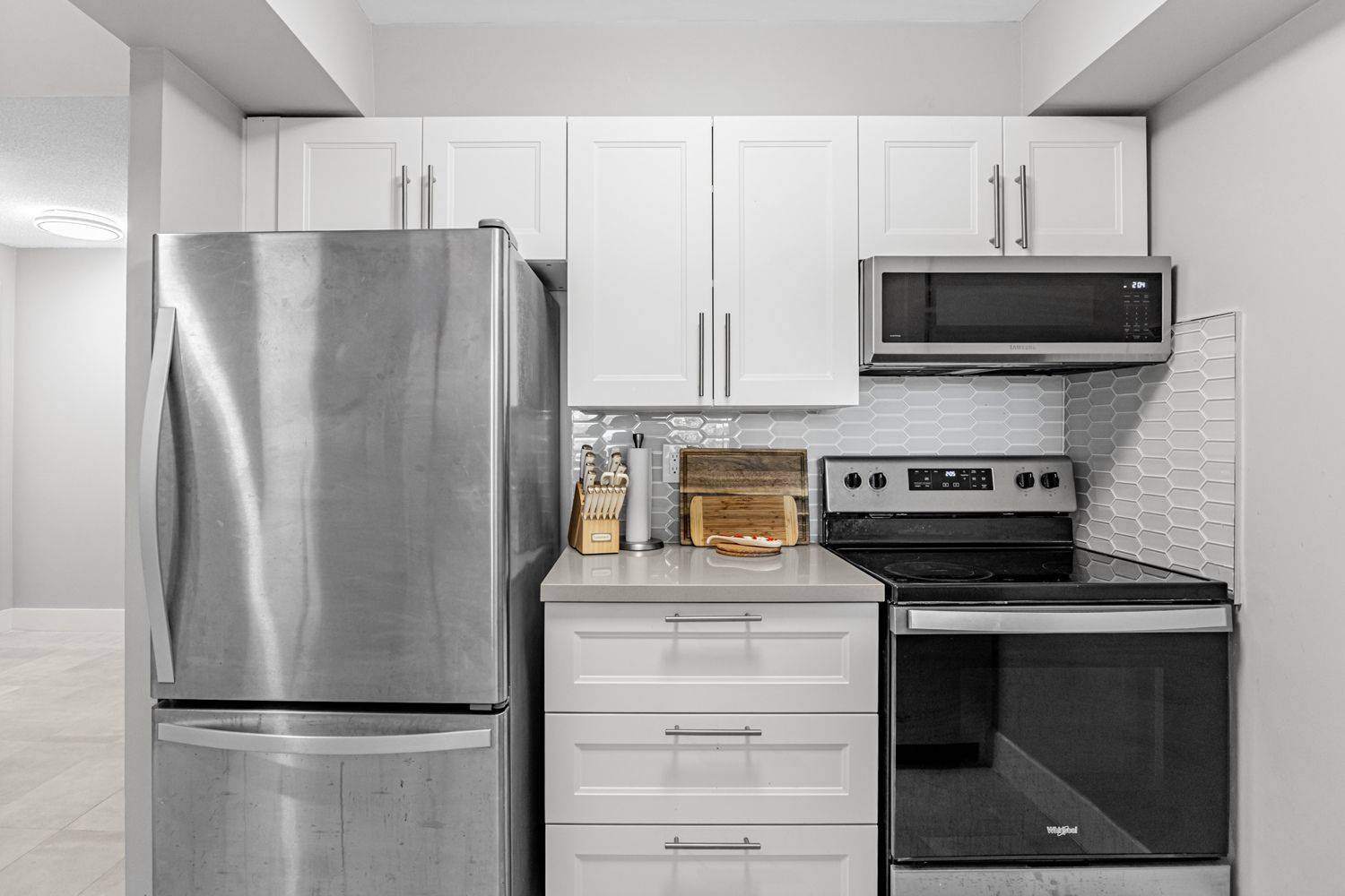 Toronto W04, ON M9N 3W5,3 Hickory Tree RD #809