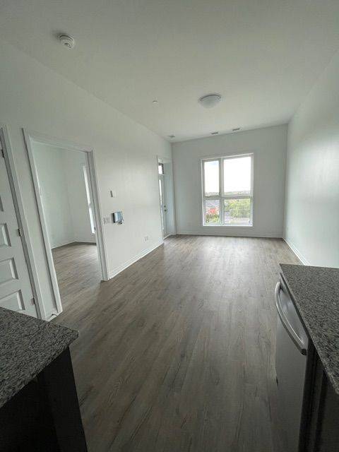 Oakville, ON L6M 5N4,95 Dundas ST #411