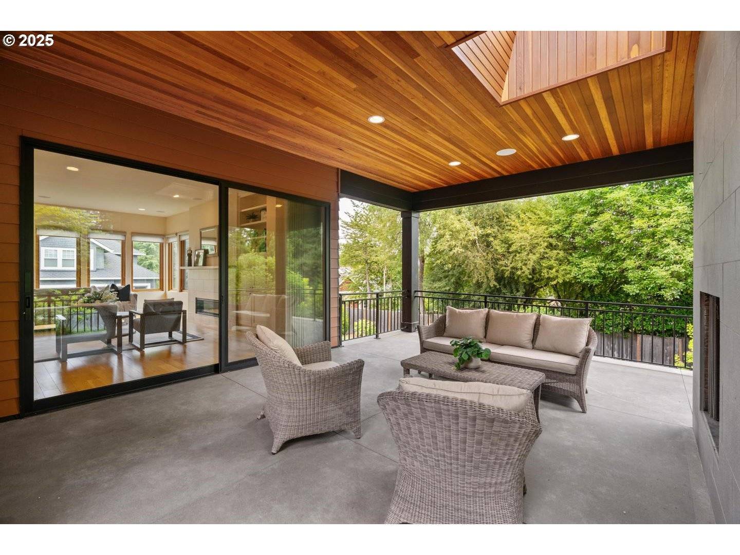 Lake Oswego, OR 97034,17096 CHAPIN WAY