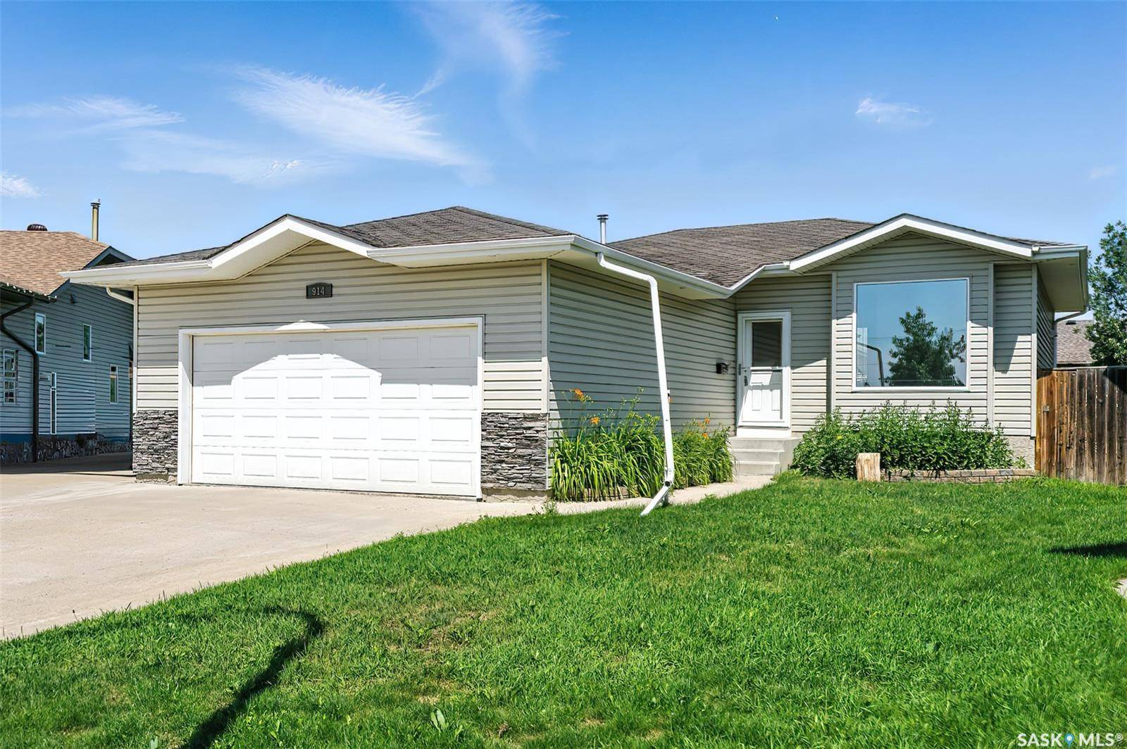 Saskatoon, SK S7N 4S7,914 Overholt TERRACE