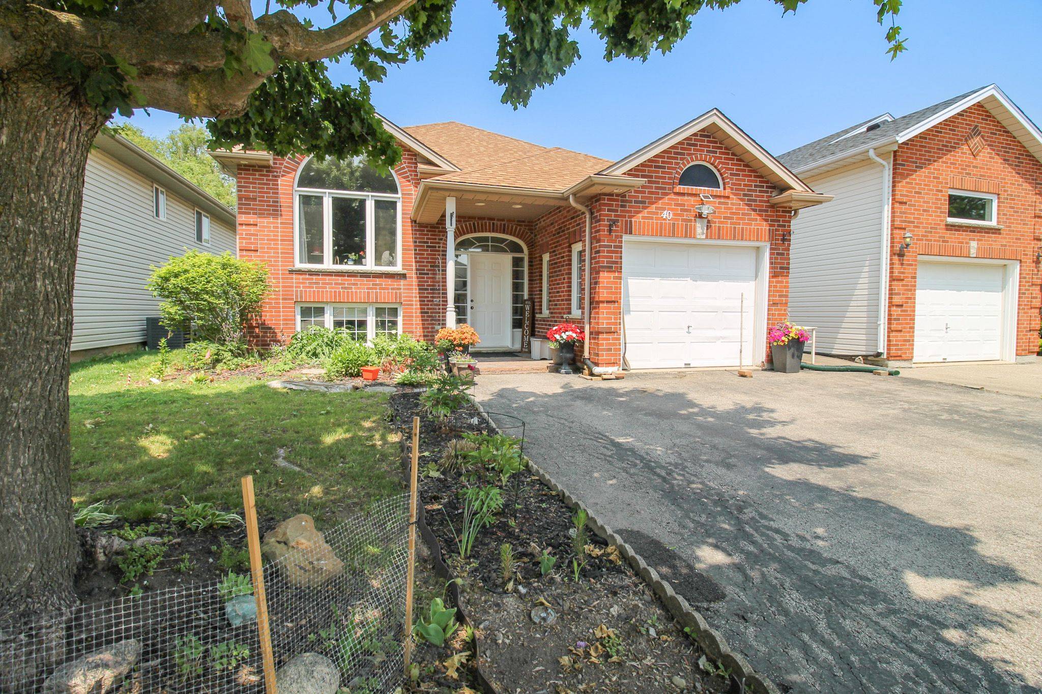 Welland, ON L3C 7H6,40 Gretel DR