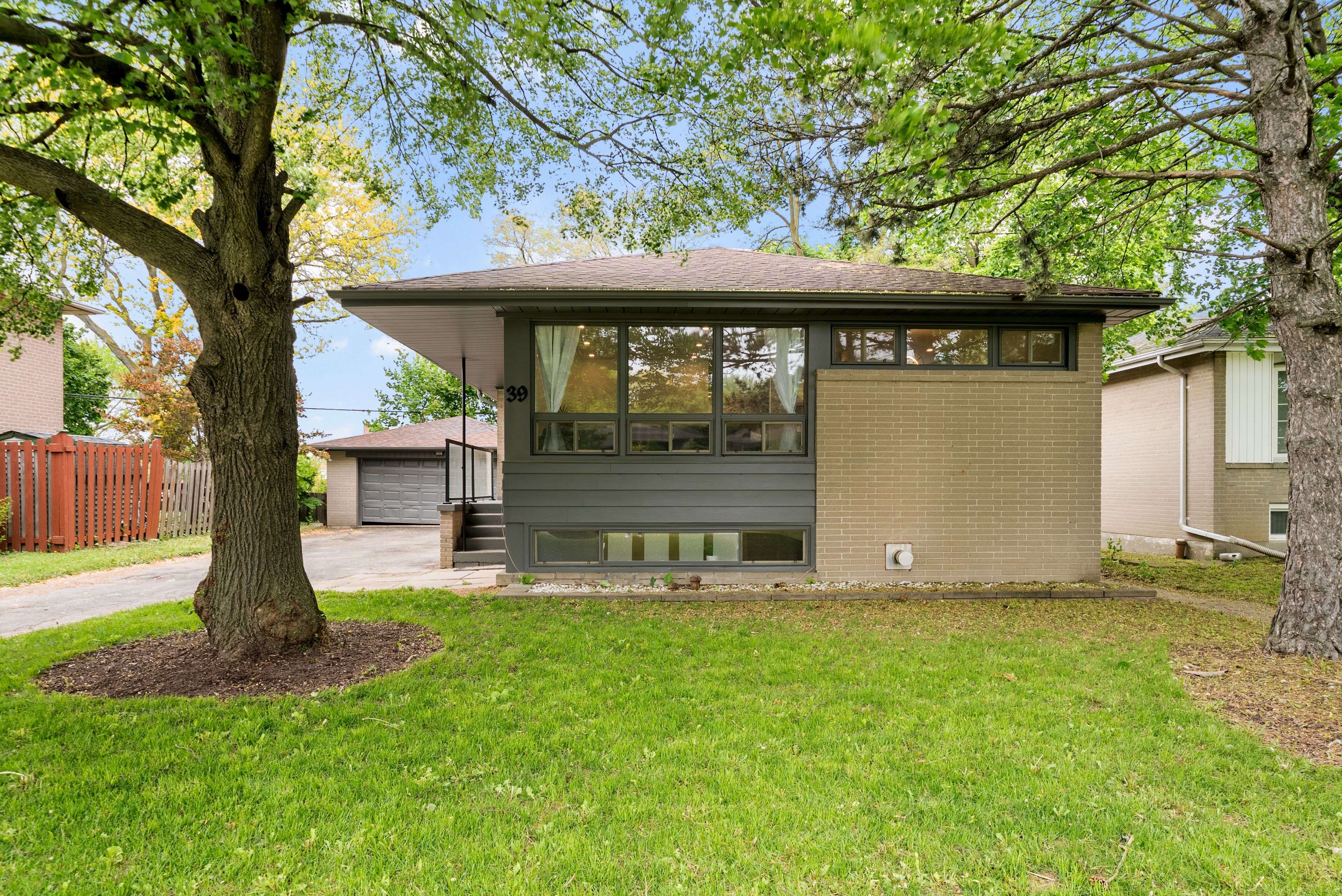 Toronto C13, ON M3A 1X1,39 Treadgold CRES