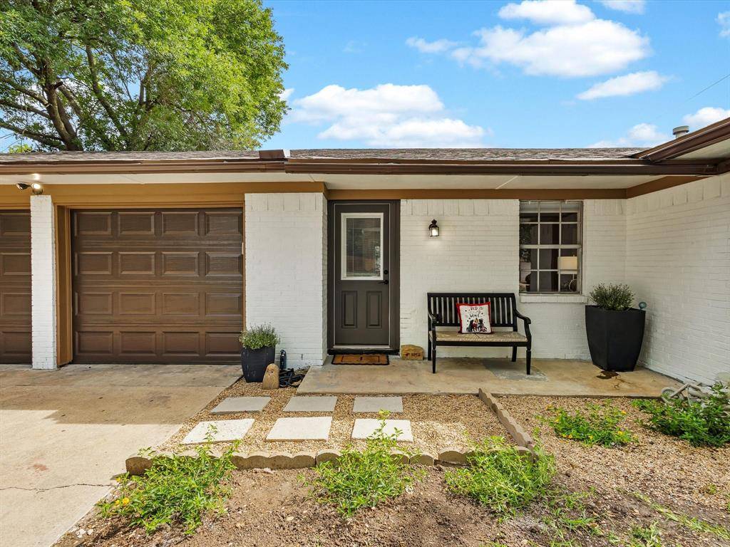 Benbrook, TX 76126,805 Keller Avenue