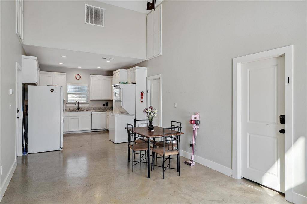 Commerce, TX 75428,703 Maple Street