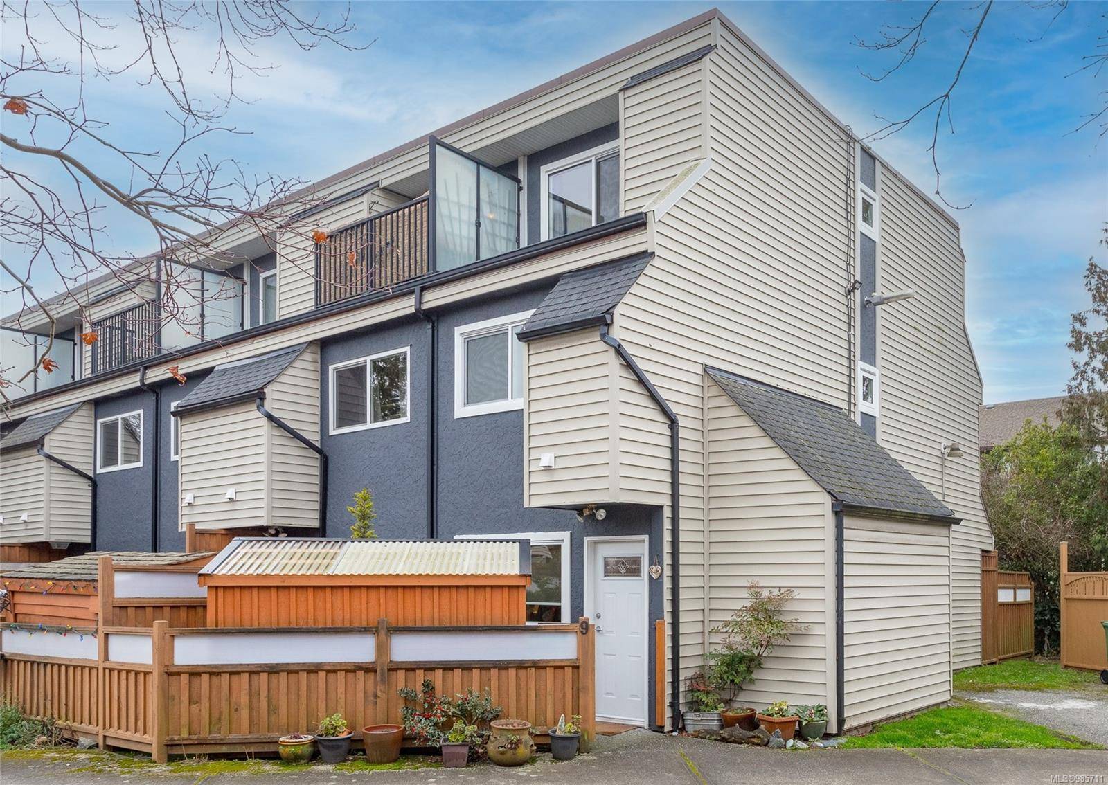 Victoria, BC V8V 1Y5,50 Montreal St #9