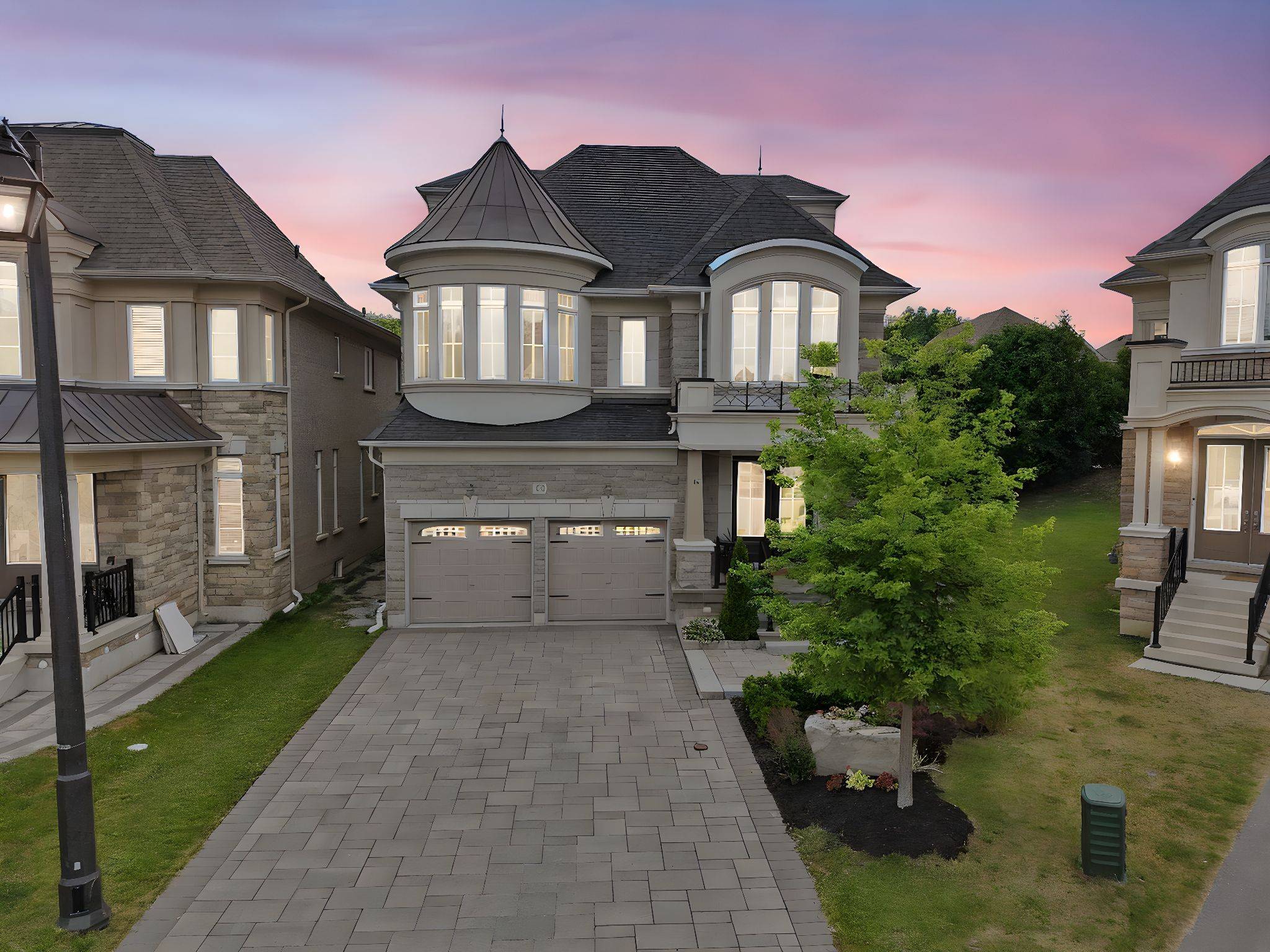 Richmond Hill, ON L4E 1E9,12 Macdonald CT