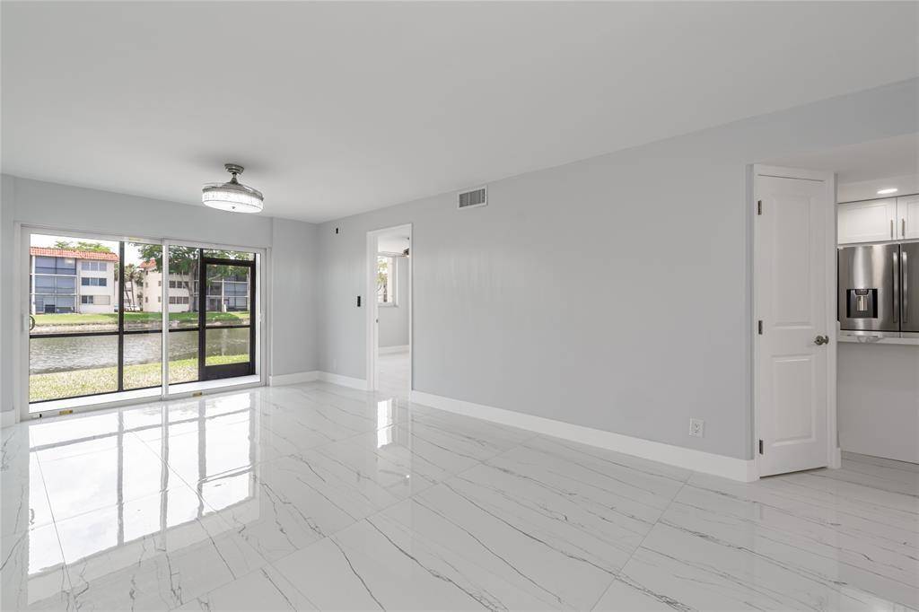 Pembroke Pines, FL 33025,361 S Hollybrook Dr #105